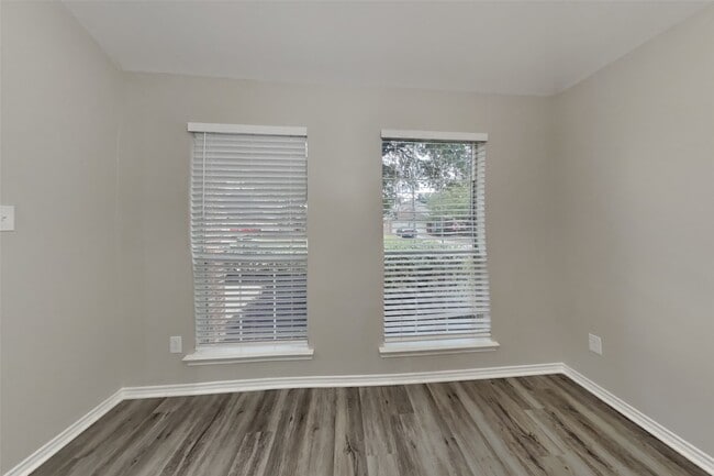 Building Photo - 25810 Palmdale Estate Dr