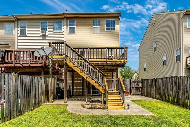 Building Photo - Twin Arch Crossing Rental