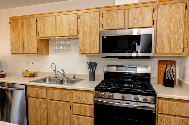 Building Photo - 5404 Lonesome Biker Ln