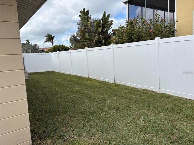 Building Photo - 4940 Shell Stream Blvd