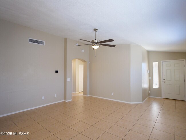 Building Photo - 1672 W Wood Crest Ct