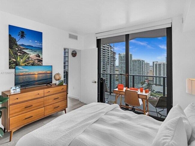 Building Photo - 45 SW 9th St