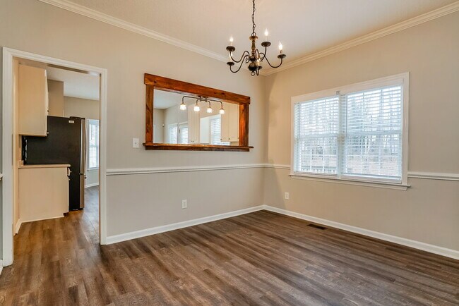 Building Photo - 125 Biltmore Dr