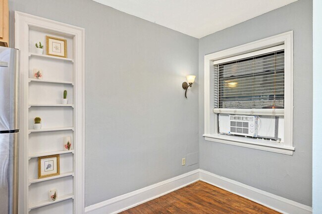 Building Photo - Charming 1-Bed 1-Bath Available Now!
