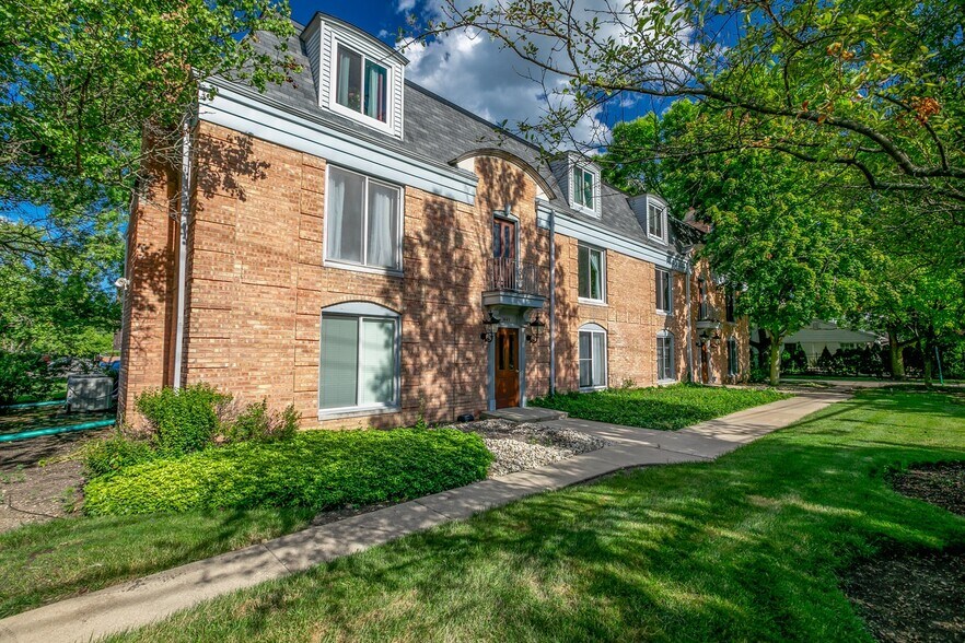 Primary Photo - 1445 Shermer Rd