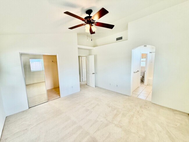 Building Photo - Available Now! Ocean Pointe – 3 Bedroom / ...