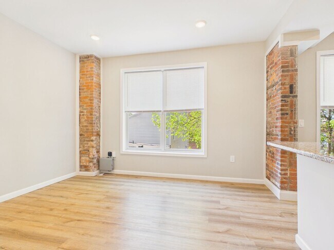 Building Photo - 1402 N 3rd St