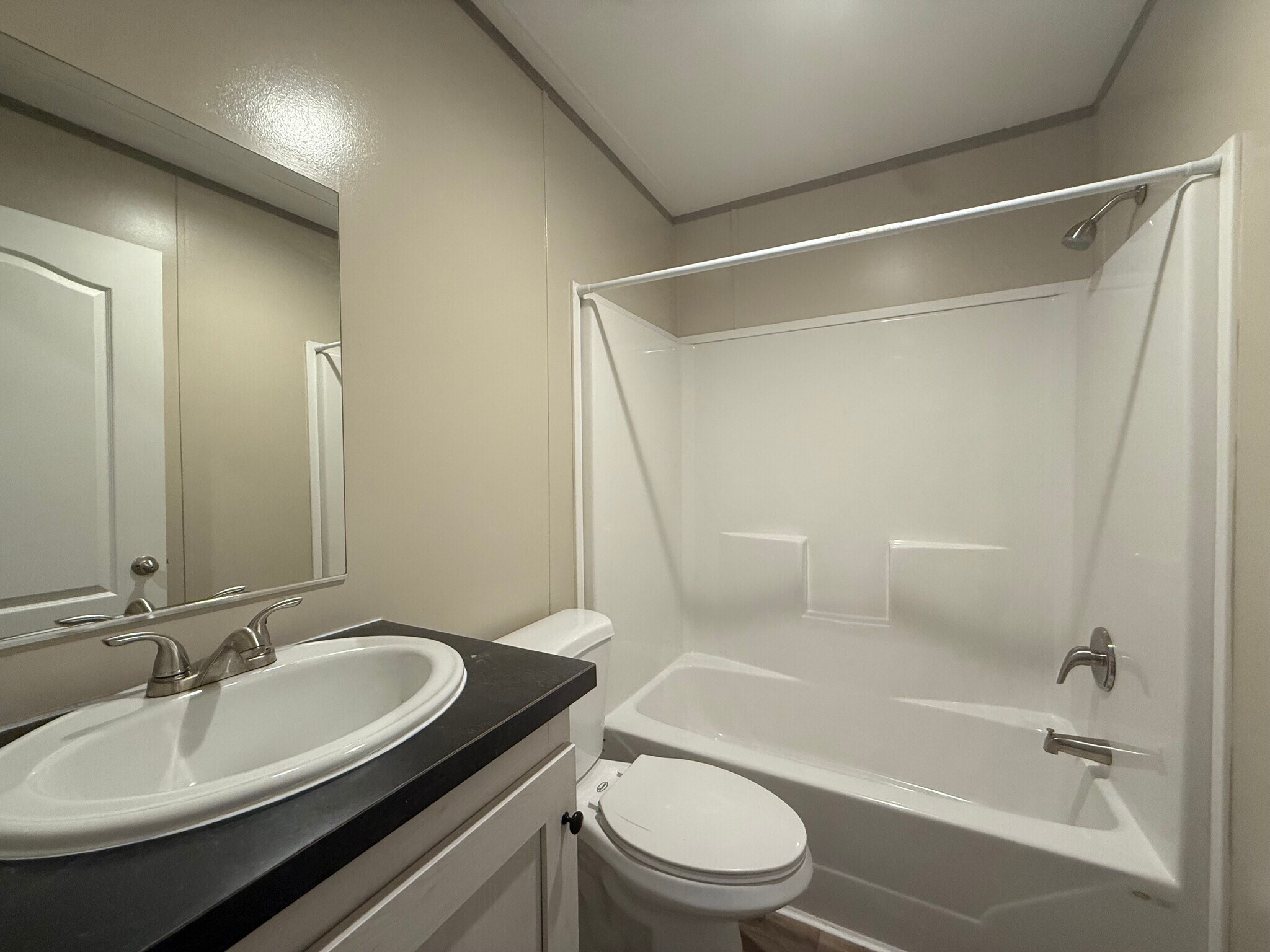 Building Photo - 210 Betty St