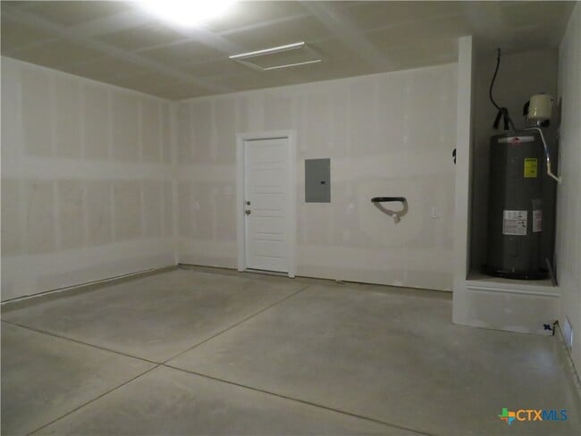 Building Photo - 352 Blacktail Dr