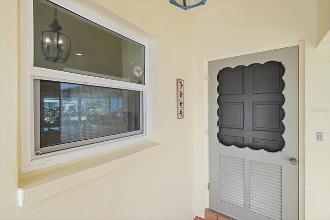 Building Photo - 5869 Tidewood Ave