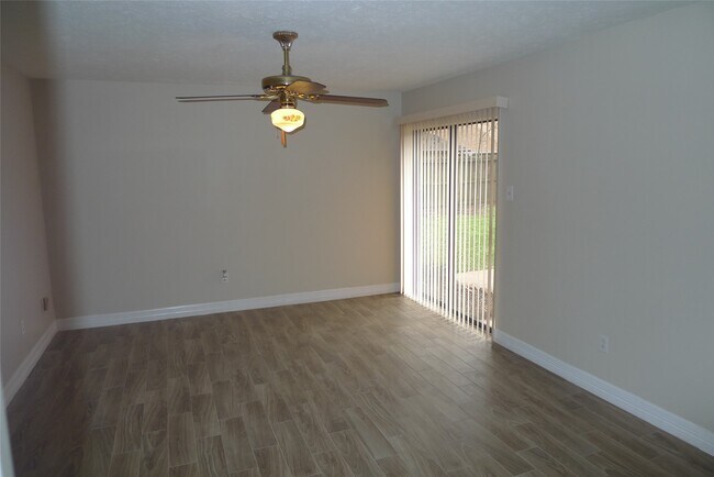 Building Photo - 14223 Whitecross Dr