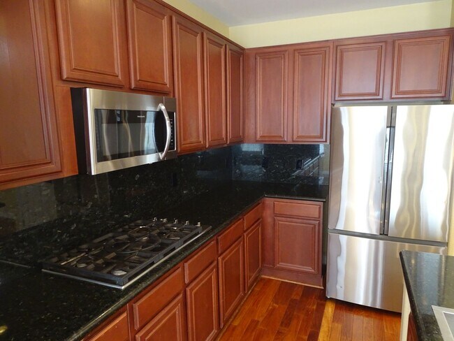 Building Photo - West Summerlin 5 Bedroom, Bed & Full Bath 1st Floor, Beauty