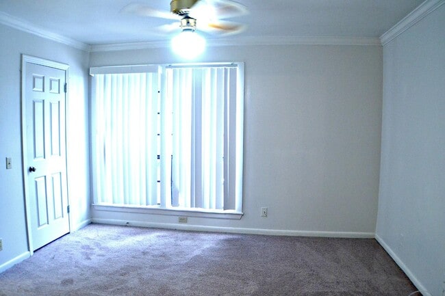 Building Photo - 165 W Rampart Dr