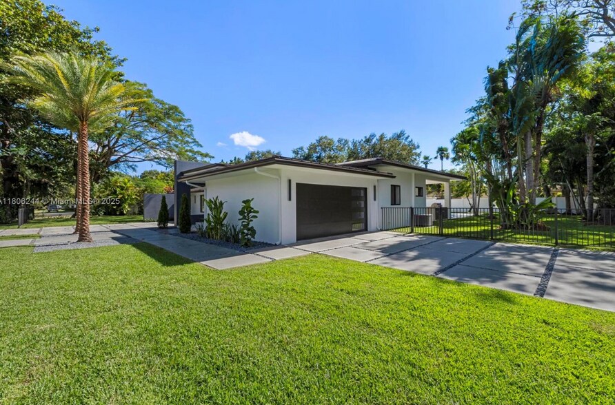 Building Photo - 7530 SW 134th St