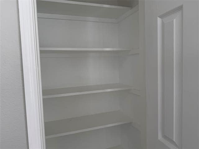 Building Photo - 220 Bonsai Dr