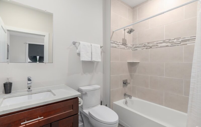 Building Photo - 1522-1532 W Girard Ave