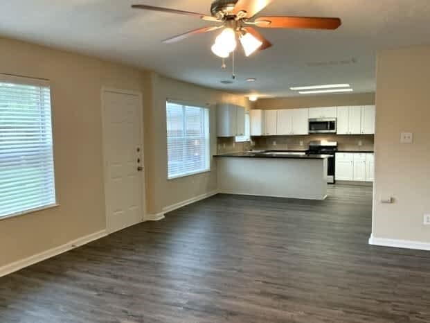 Building Photo - 410 Sun River Ln