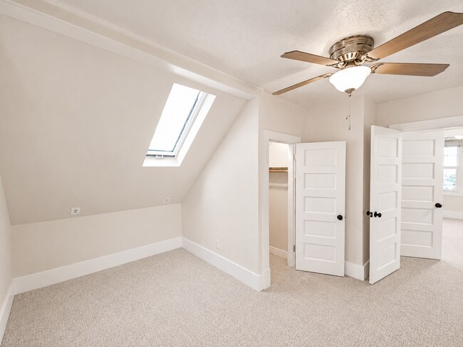 Building Photo - Heart of Bend Oasis: 3-Bedroom Home with Live-Edge Accents, New Carpet, and Fenced-In Parking