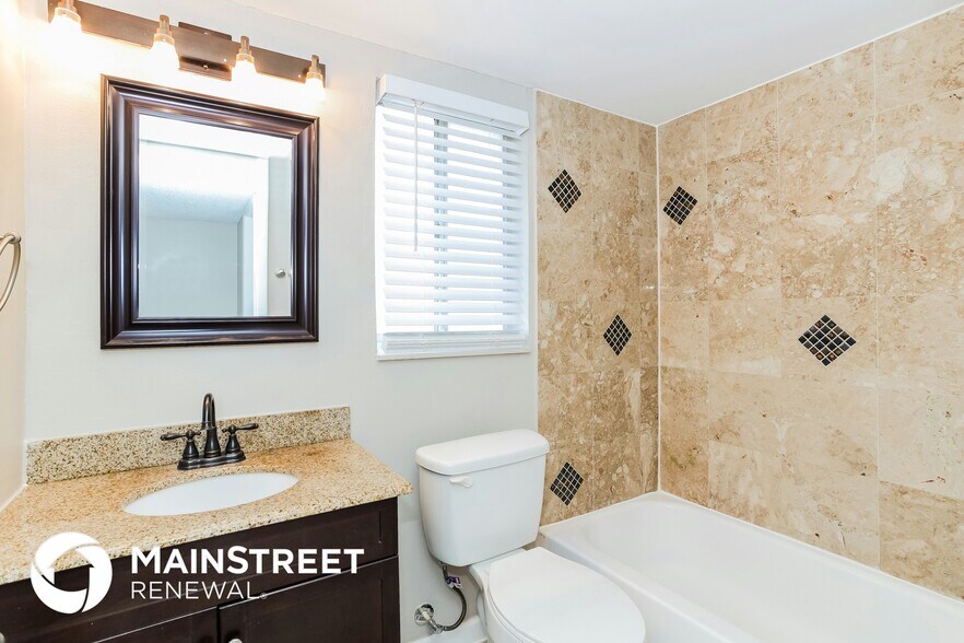 Building Photo - 714 Eagle Ave