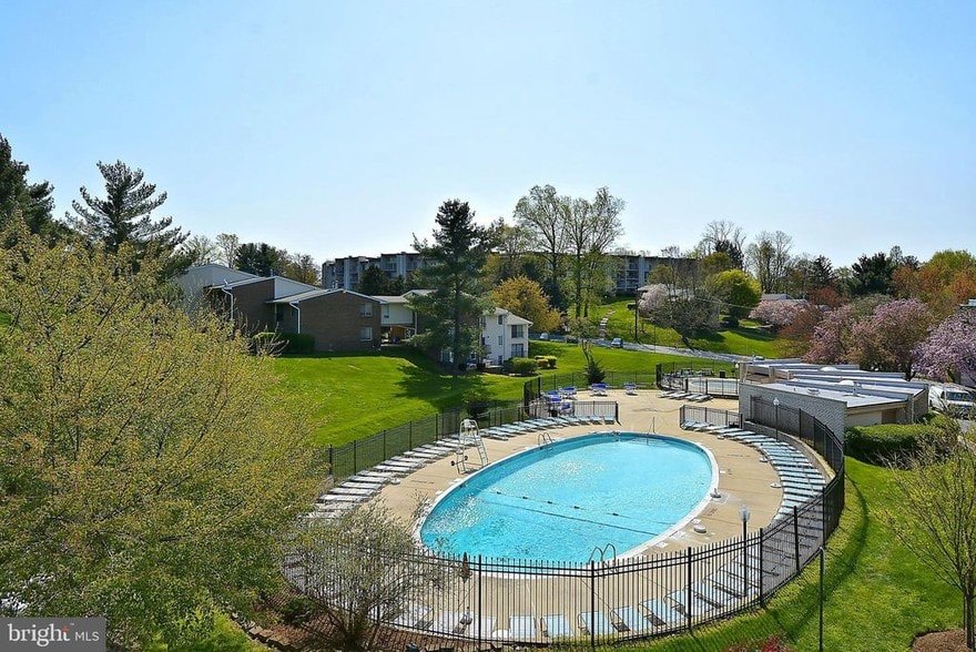 Community Pool - 5578 Burnside Dr