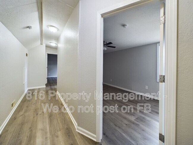 Building Photo - 5015 E 40th St