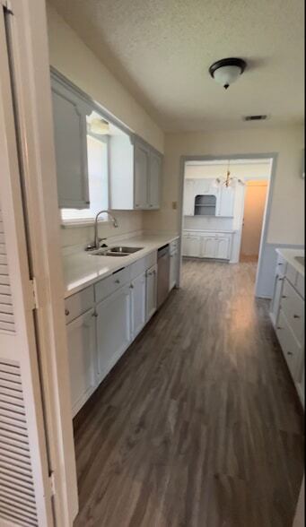 Building Photo - 901 Waterview Ln