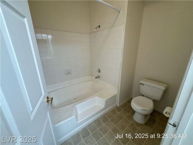 Building Photo - VERY DESIRABLE GREEN VALLEY 1ST FLOOR UNIT...