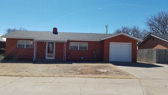 Building Photo - 913 W Yucca Ave