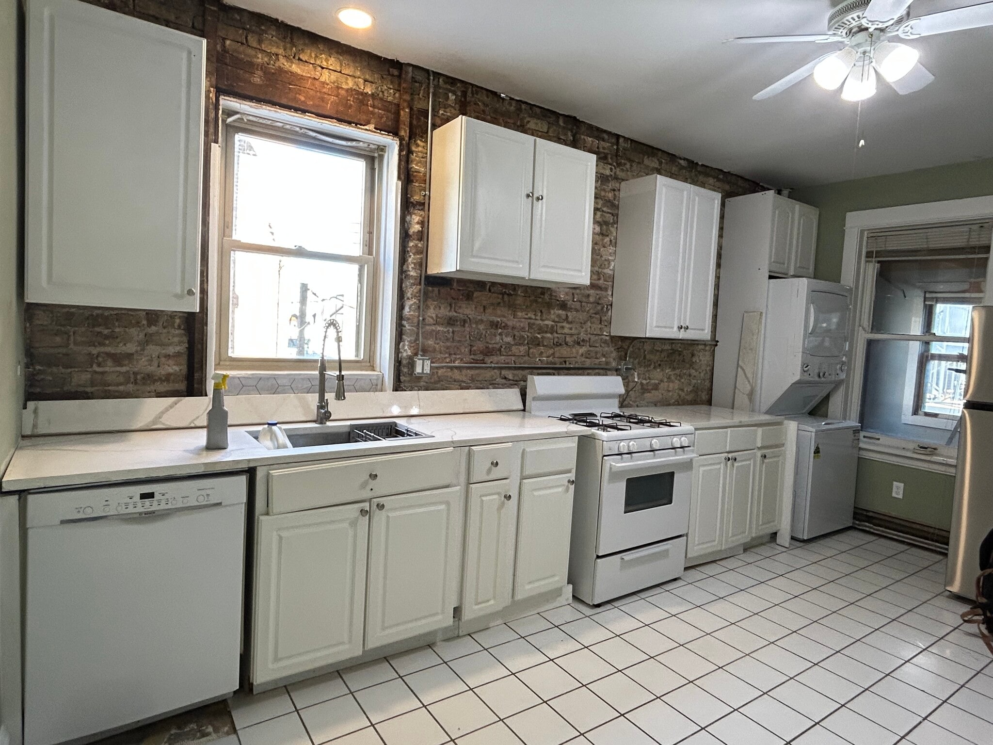 Building Photo - 2749 N Ashland Ave