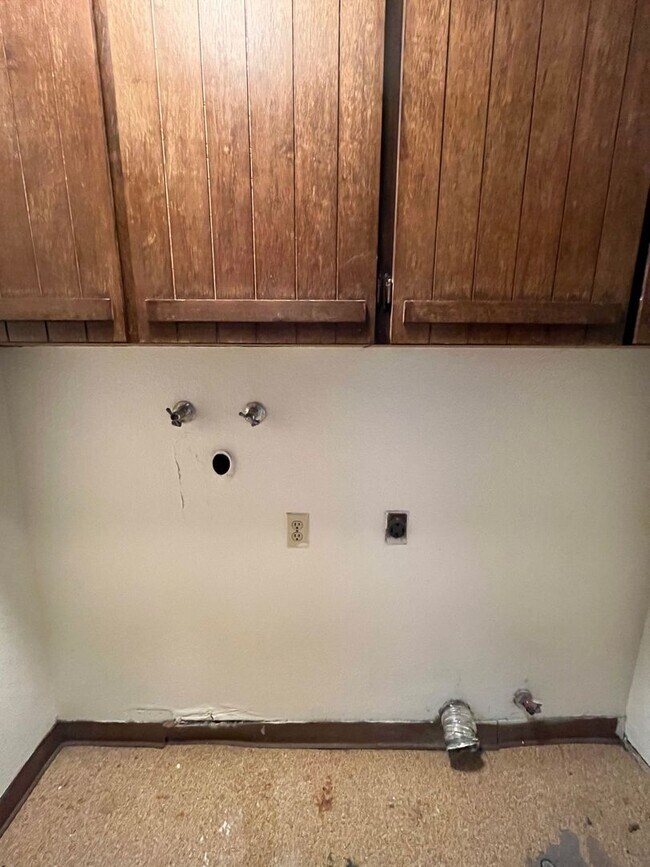 Building Photo - 2954