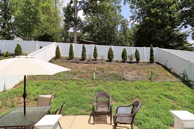 Building Photo - Spacious Pet-Friendly N. Albemarle Co Home With Fenced Backyard