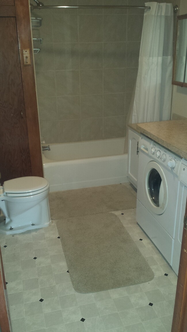 Building Photo - 31 2nd St NW