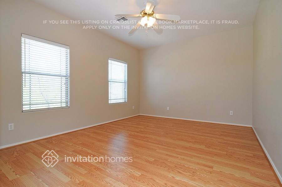 Building Photo - 3645 W Jacksonville Dr