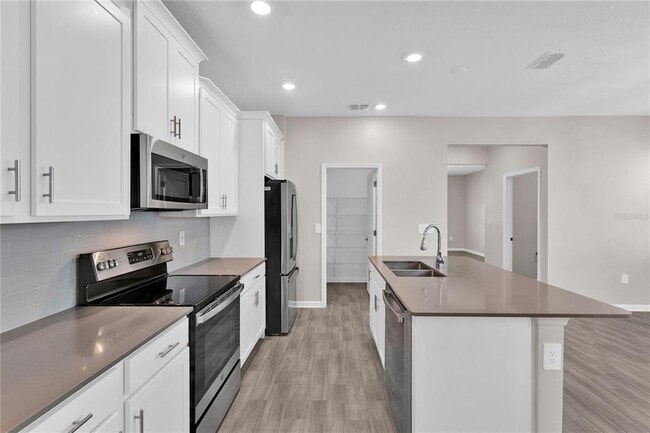 Building Photo - 6452 Sprucepine Ln