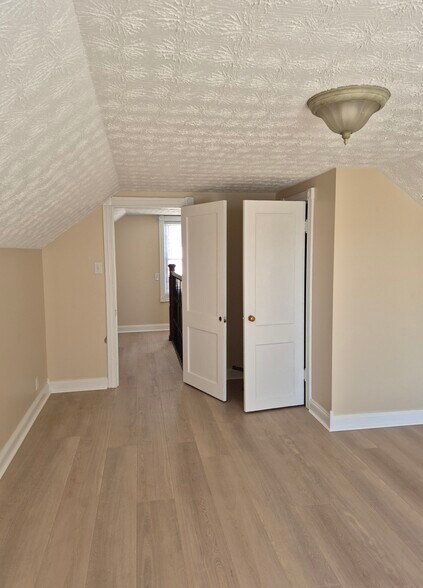 Building Photo - 2827 S 10th St