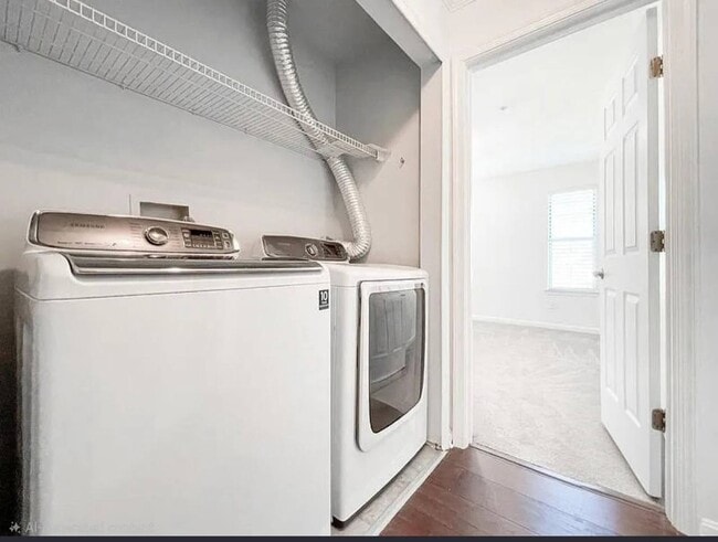 Building Photo - 4860 King John Way