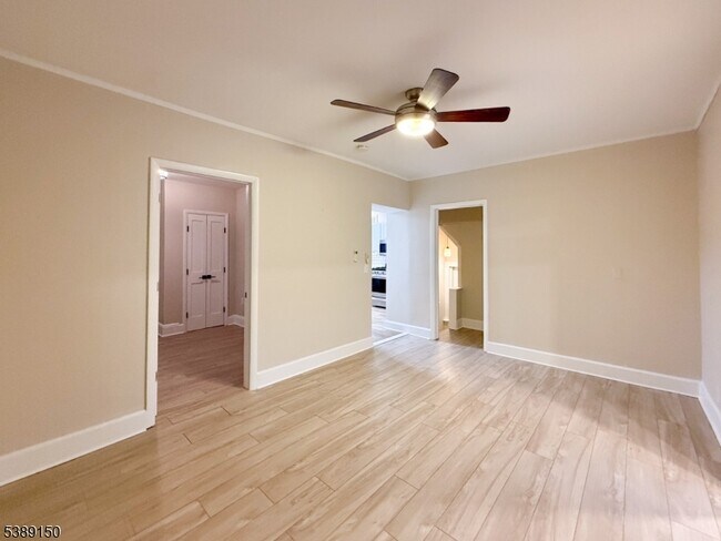 Building Photo - 36 Cortlandt Pl