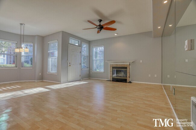 Building Photo - Spacious Ground-Level 2BD Condo with Garage & Resort-Style Amenities