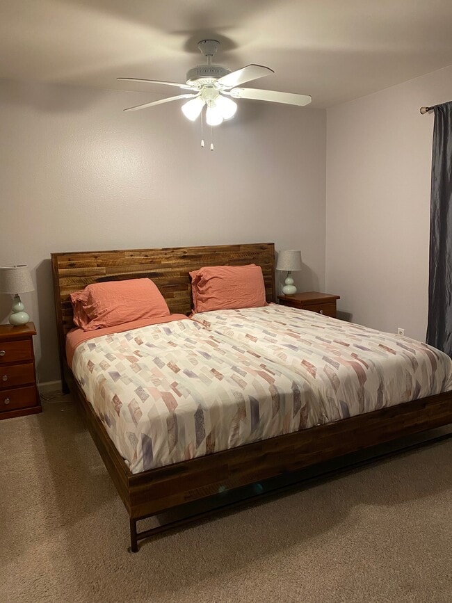 Building Photo - 920 Fuchsia Ln