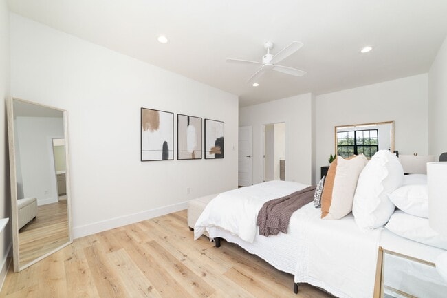 Building Photo - 11916 S Hoa Sen Cir