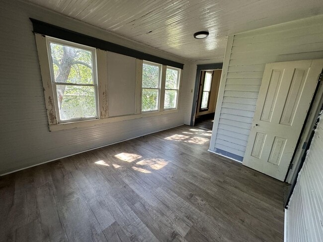 Building Photo - Available Home for Rent