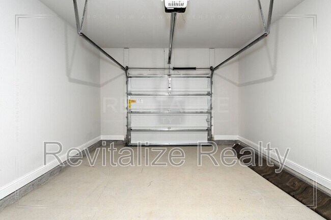 Building Photo - 13658 Addison Pl