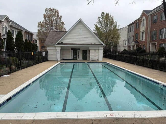 Building Photo - 978 Harrison Cir