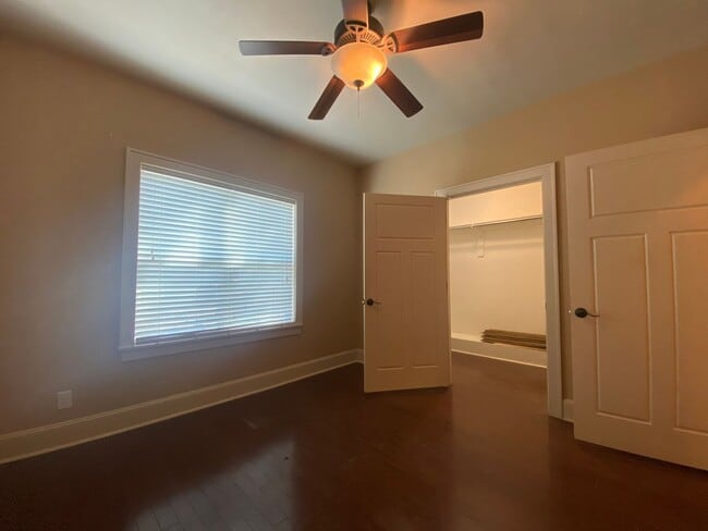 Building Photo - 2 Bedroom 1 Bathroom House - Texarkana, TX