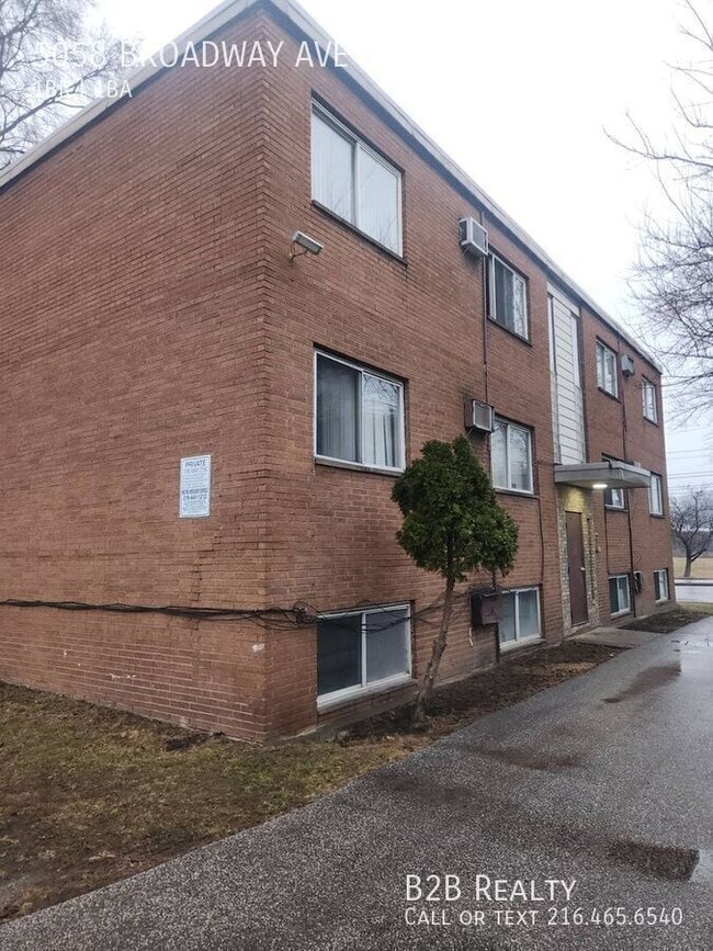 Building Photo - 5058 Broadway Ave