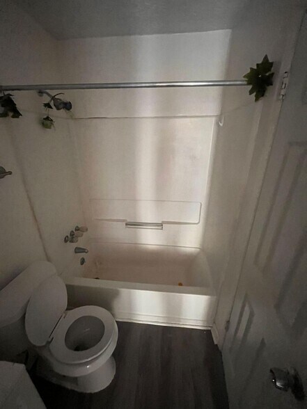 Building Photo - 7560 Taylor Rd