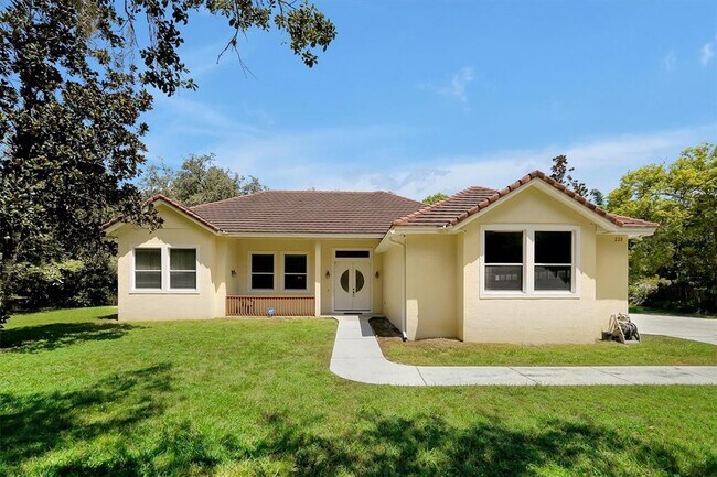 Primary Photo - 220 E Bahama Rd