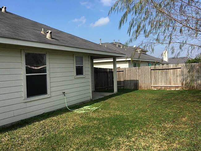 Building Photo - 6622 Portlick Dr