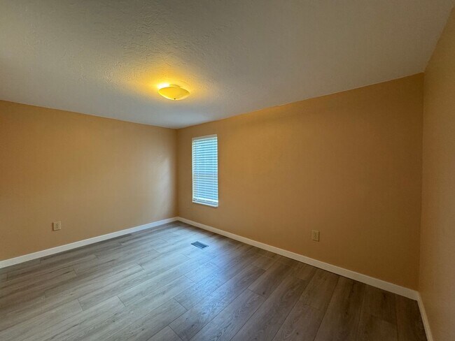 Building Photo - Newly Remodeled 3 Bedroom Manufactured Home in Suwannee County