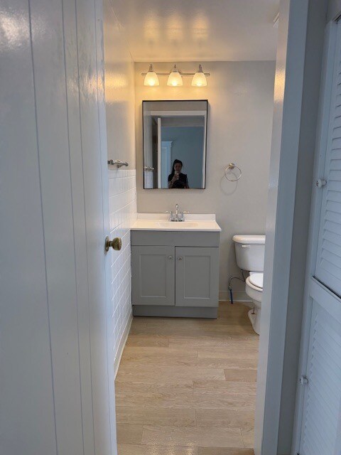 Building Photo - 911 E Washington St